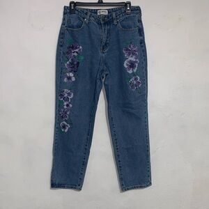 Straight Mom Jeans size 28